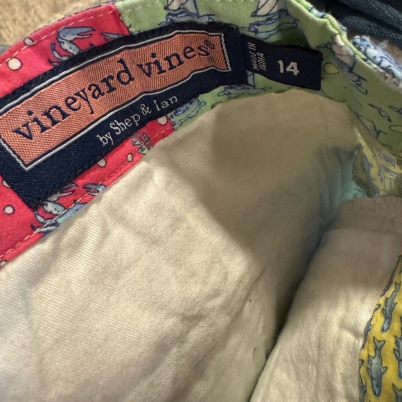 Vineyard Vines Boys Size 14 Breaker Shorts Sailors Red Patchwork Whale Preppy - Picture 5 of 5